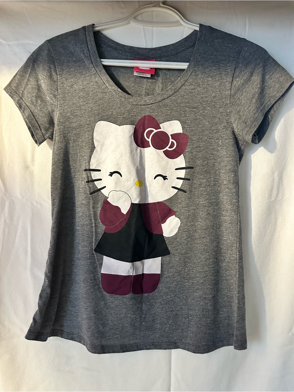T-shirt Hello Kitty gris | Grandeur M | Officiel Sanrio